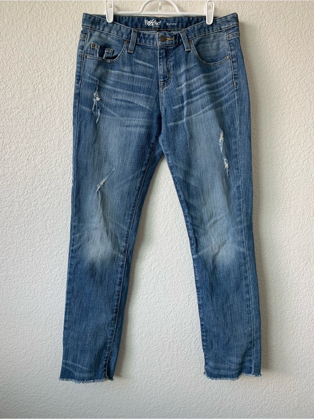 Distressed Blue Boyfriend Jeans — Relaxed Fit